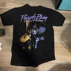 Purple Rain by Prince T-shirt, rarely warn , size medium from hot topic